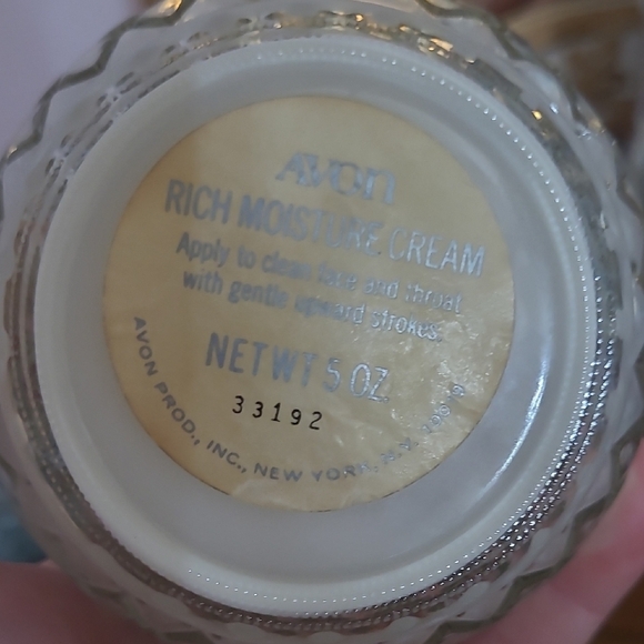 Avon Rich Moisture Cream Jar - Picture 2 of 2